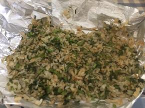 拿出，揭开锡纸，拌匀即可食用