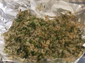 拿出，揭开锡纸，拌匀即可食用