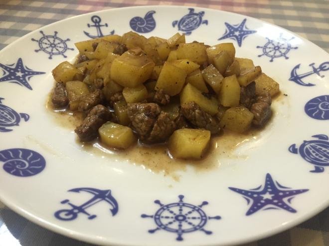 黑椒土豆炒牛肉
