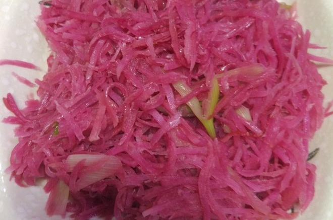 炒心里美萝卜丝