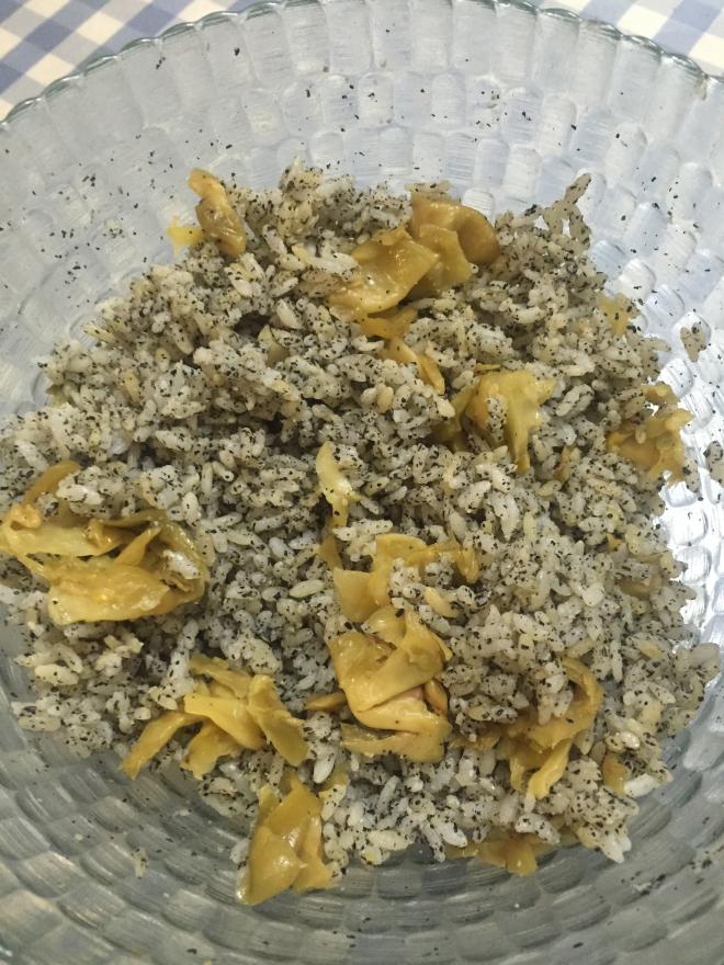 黑芝麻酱油拌饭