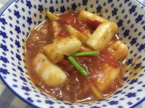 依据口味可加少许鲜酱油、盐，即可出锅。