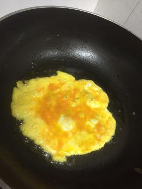 待成固体状后盛出