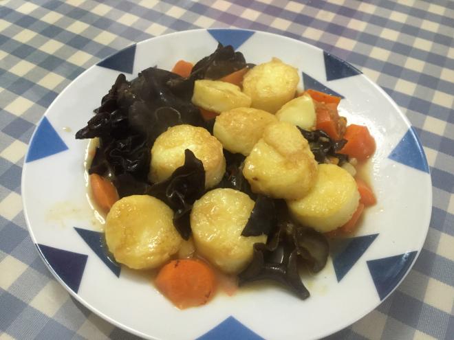 胡萝卜木耳炒日本豆腐