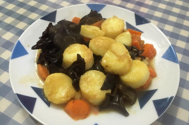胡萝卜木耳炒日本豆腐