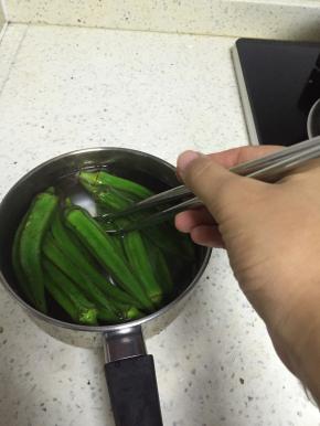 捞出后放入冷水中浸一下