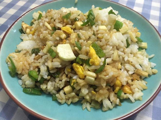 茭白青椒蛋炒饭
