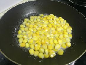 煎至淀粉凝固，大约5分钟