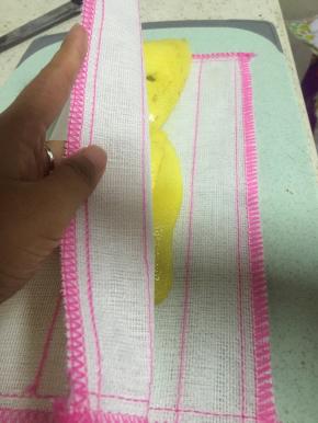 拿出沥干水分，在纱布上擦干