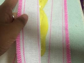 拿出沥干水分，在纱布上擦干