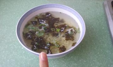 滴入适量香油，完成