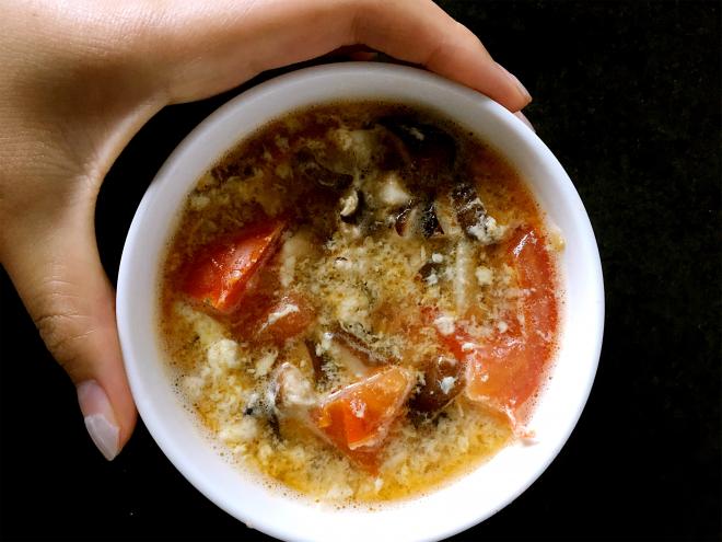 香菇西红柿鸡蛋汤