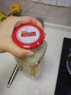 醪糟提前从冰箱拿出，放到室温