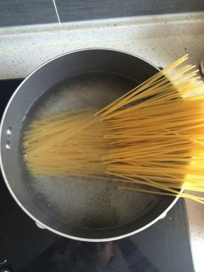 水开后下意面煮到自己喜欢的程度