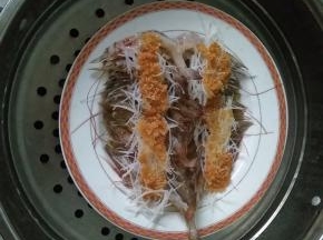 放入蒸锅中蒸15分钟