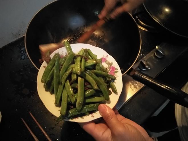 笋干菜炒四季豆
