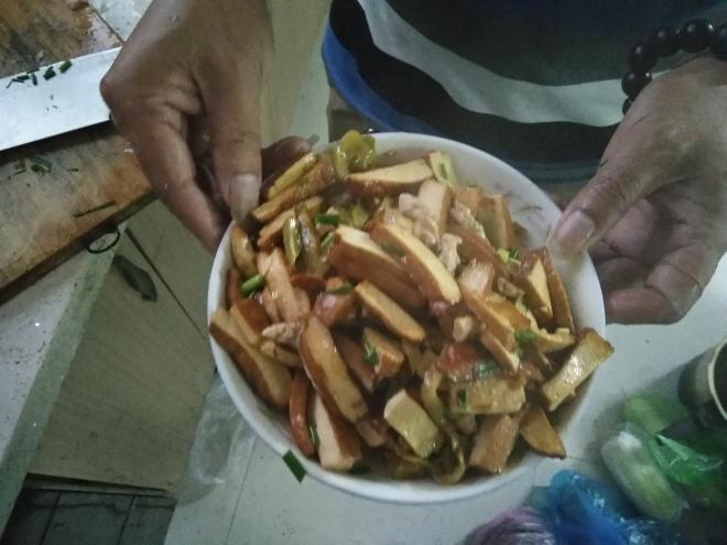 榨菜肉丝豆腐干