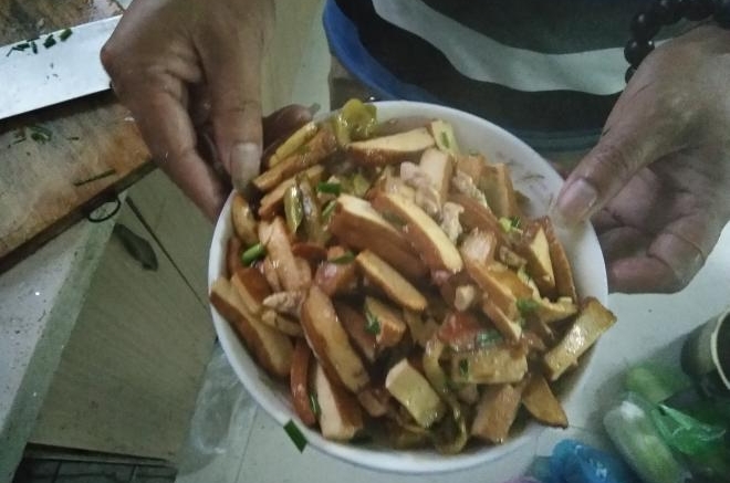 榨菜肉丝豆腐干