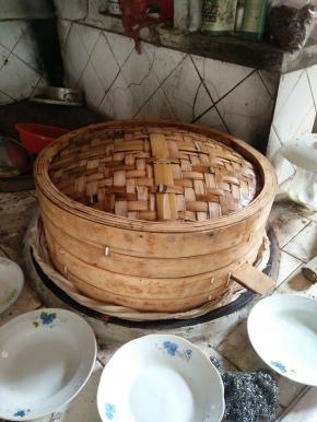 在灶头上蒸30分钟左右，如果没有也可以选择不锈钢锅蒸30分钟