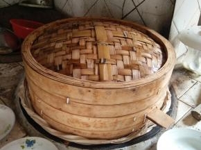 在灶头上蒸30分钟左右，如果没有也可以选择不锈钢锅蒸30分钟