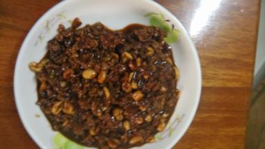 用小火炖30分钟，收汁出锅盛盘即可