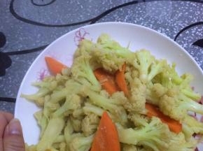 翻炒两分钟左右，出锅