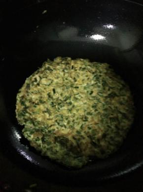 几分钟之后翻入另一面进行煎。