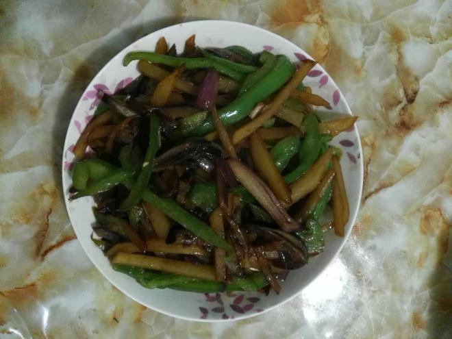 土豆青椒炒洋葱