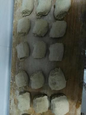 将面切成大小均匀的面团