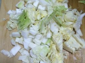 白菜切成块状