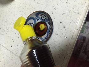加入适量的鲜酱油