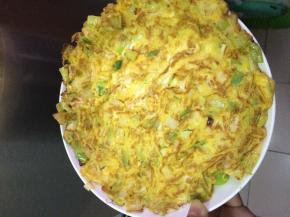 小火炒一分钟翻至另一面。翻炒出锅