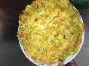 小火炒一分钟翻至另一面。翻炒出锅