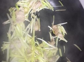 入味后，即可出锅