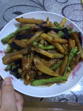 翻炒均匀，翻炒出锅。