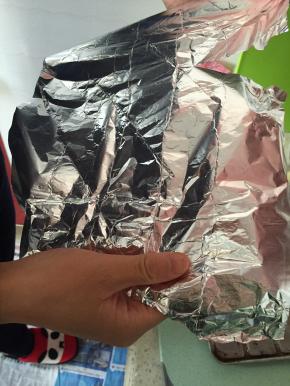 准备锡纸，私下烤盘大小