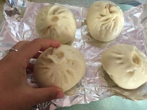 将锡纸在烤盘上铺好