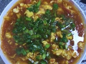 搅拌均匀之后盛出到盘子里。