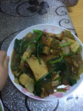 炖两分钟左右，出锅