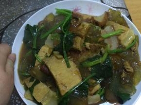 炖两分钟左右，出锅