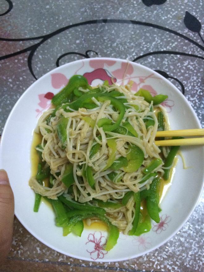 青椒拌金针菇