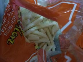 薯条准备好。