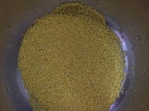 小米清洗用清水掏2到3遍。