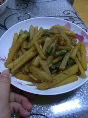 翻炒至土豆变软即可