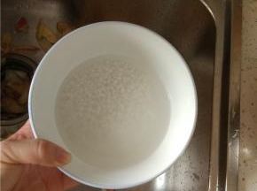 买回来的西米淘洗干净