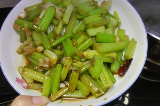 辣炒芹菜