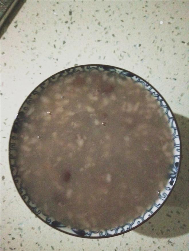 莲子花生红豆粥