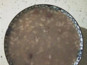 大火烧开，转小火三十分钟，煮至粘稠，关火焖十分钟出锅