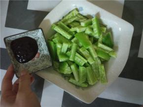 甜面酱一起摆盘