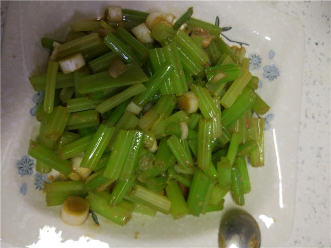 凉拌芹菜